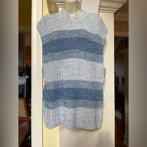New With Tag Elan blue & white striped sweater vest Sz Small
